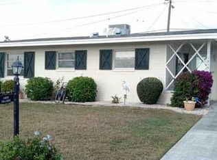 1215 Chevy Chase Dr, Sun City Center, FL 33573