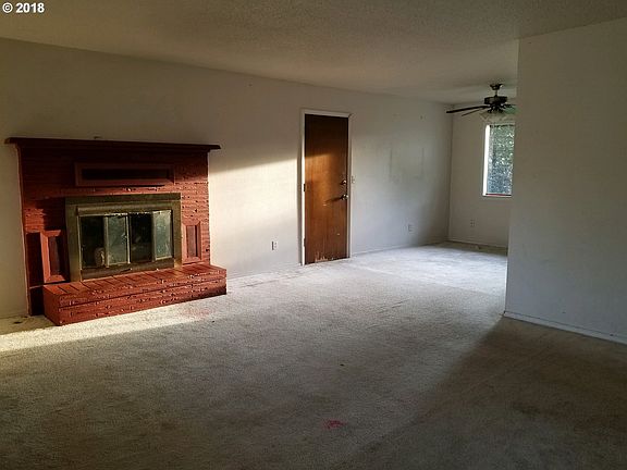 5th image of 912 Helena Ave