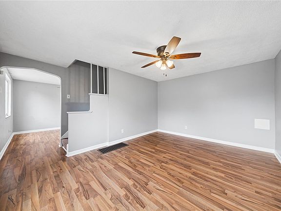 5th image of 7931 Thon Dr