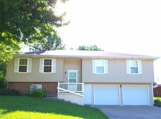 1633 N Alco Ave, Maryville, MO 64468