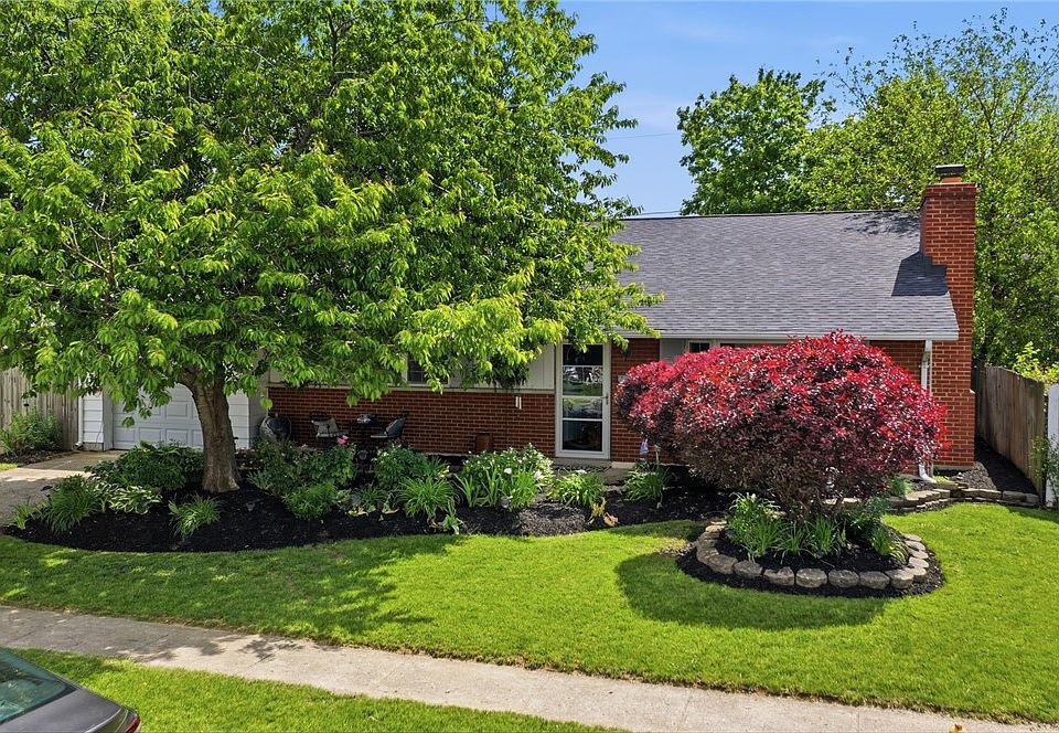 1st image of 420 Falcon Dr