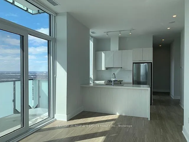 430 Square One Dr #Penthouse 05-05 — Photo 4