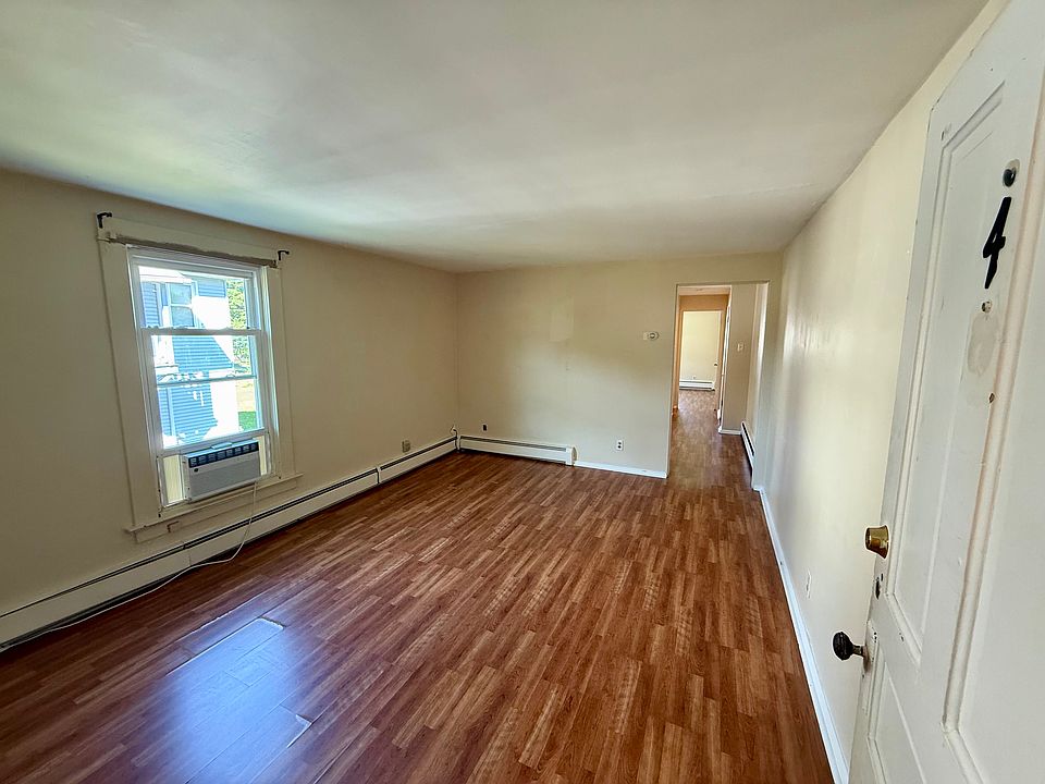1st image of 404 Michigan Ave APT 4