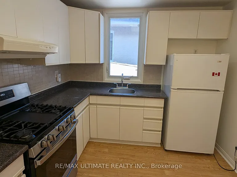 91 Edwin Ave #2 — Photo 11