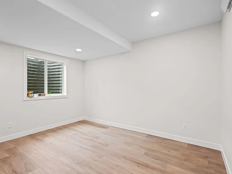 71 E Ashley Ave #B — Photo 4