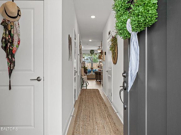 5th image of 1330 Mountain Quail Cir