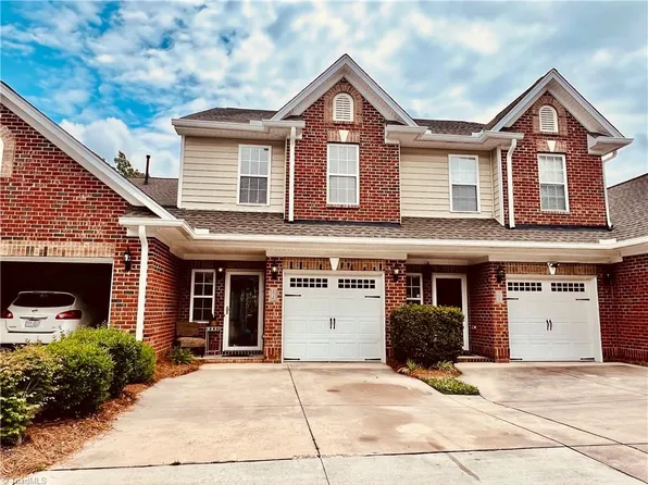 2926 Grove Park Dr, Burlington, NC 27215