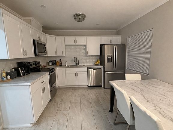 4th image of 1013 S Magnolia Ave #C