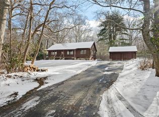 230 Moxley Rd, Uncasville, CT 06382