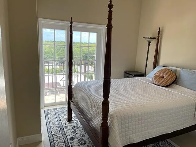 Bedroom 2 with Queen size bed