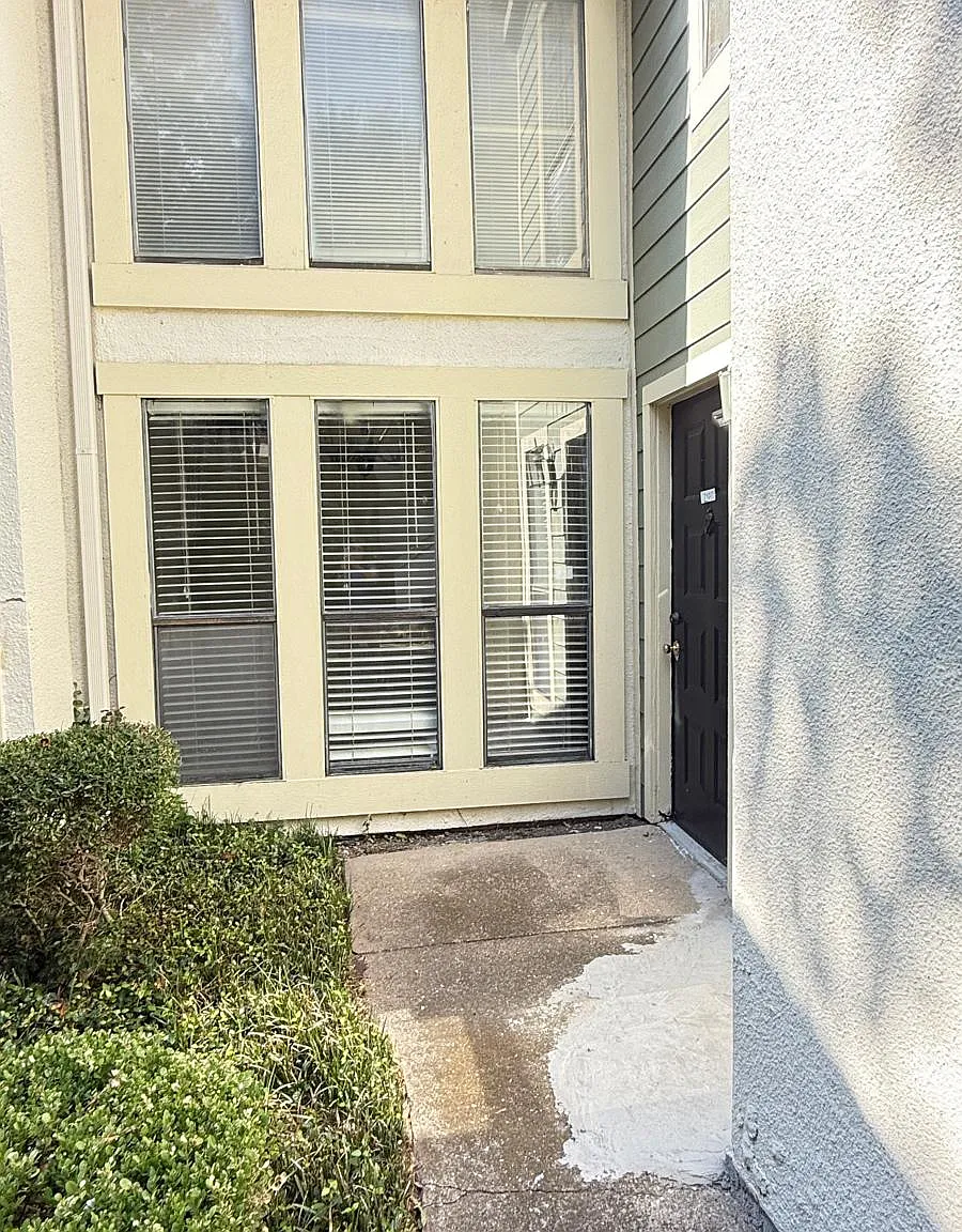2 bed, 2.5 bath, 1229 sqft, $1,550 — Photo 2