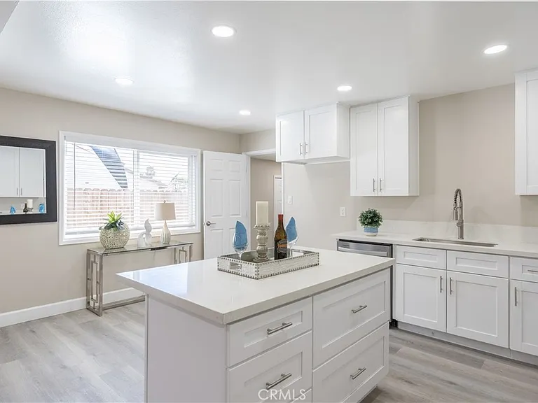 1344 W Vesta St — Photo 4