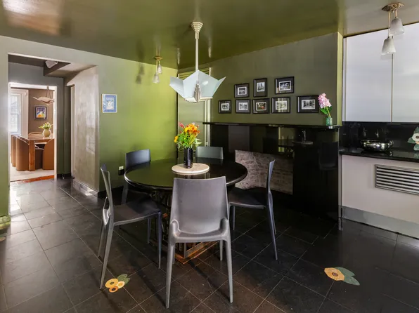 193 Waverly Place image 15 of 22