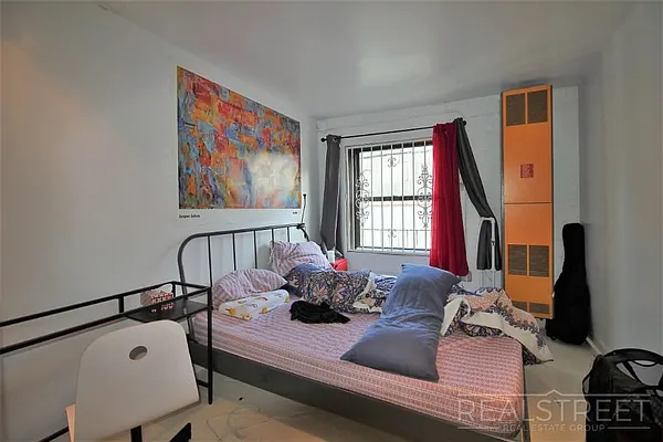 Rented by Real Street Inc | media 15