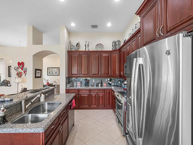 12196 Landrum Way — Photo 9