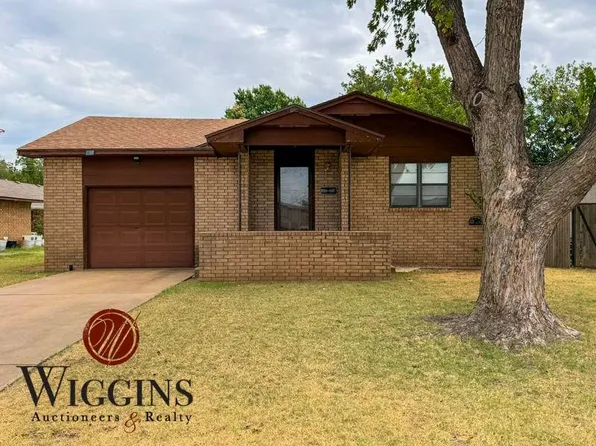 311 N Cherokee St, Hennessey, OK 73742