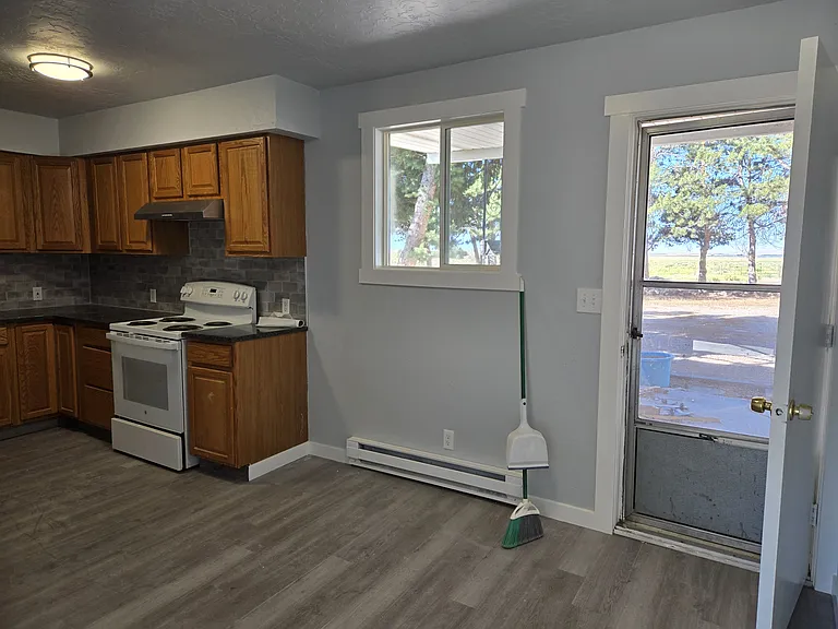 17867 S Pleasant Valley Rd — Photo 4