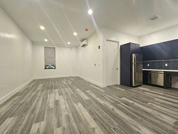 3rd image of 717 Park Ave #C