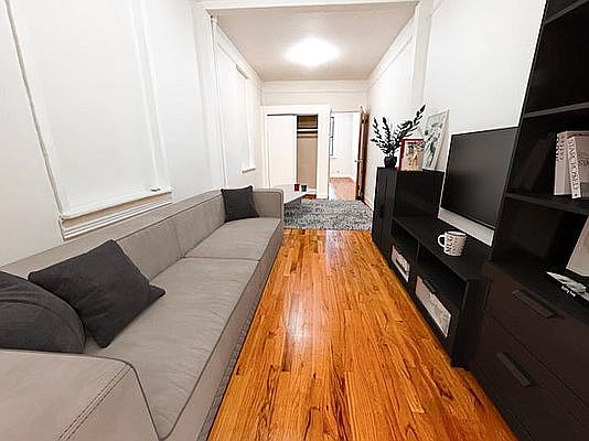 3rd image of 349 E 104th St APT 8