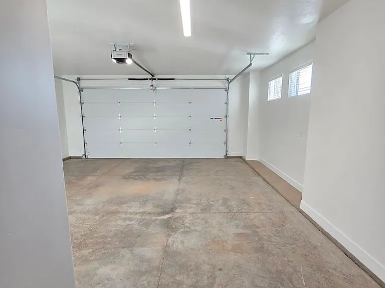 1070 W Albertine Ln — Photo 26