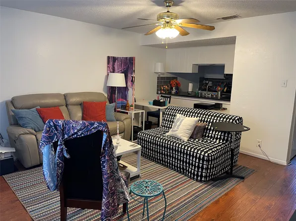 716 W Mulberry St APT 18, Denton, TX 76201