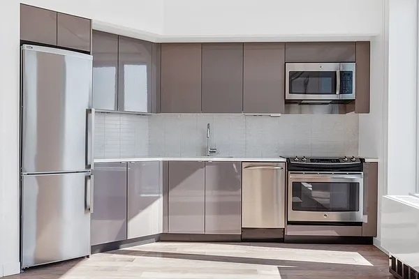 Rented by Greystar | media 4