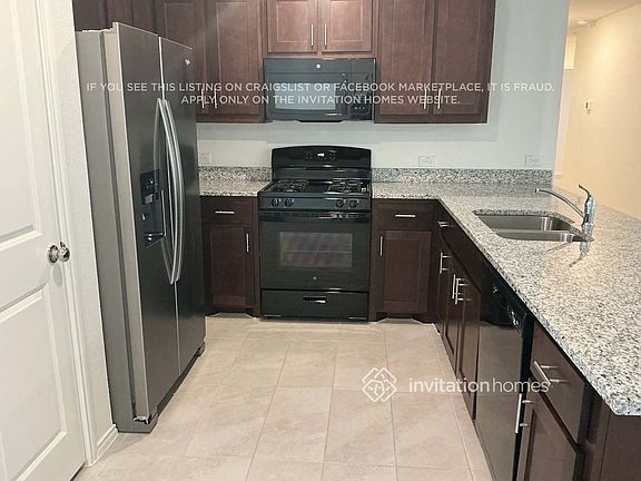 4th image of 1329 Plum Rd