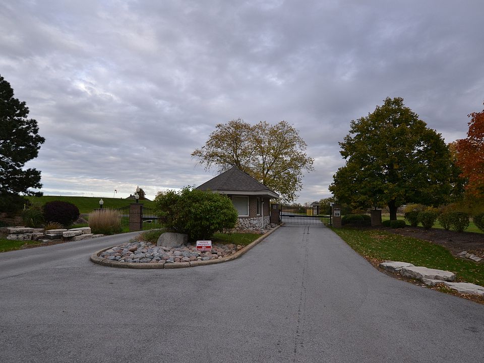 2nd image of 7135 W Gabreski Ln