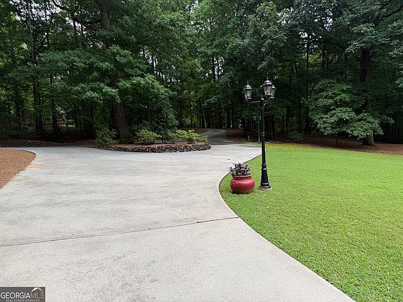2nd image of 543 Wynn Rd