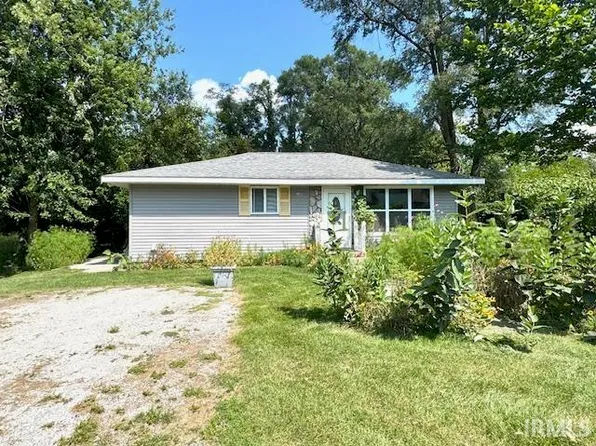 206 N Cleveland St, Knox, IN 46534