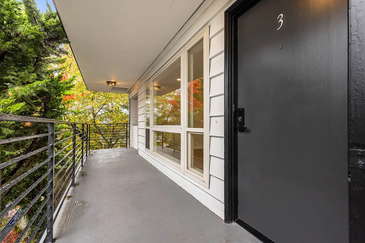 Building Photo - 6721 24th Ave NW #3