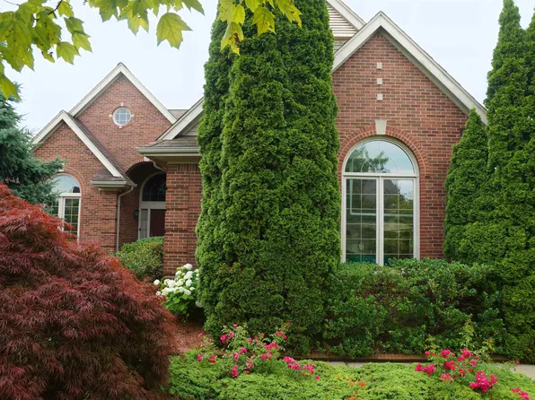 45875 Fountain View Dr, Canton, MI 48188