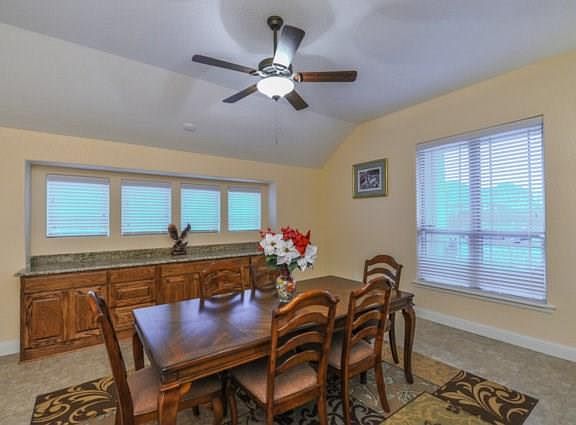 4th image of 211 Briarstone Dr