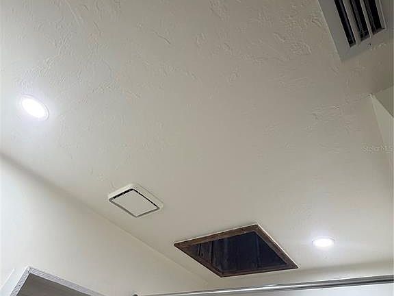 3rd image of 4123 SW 15th Pl APT 2