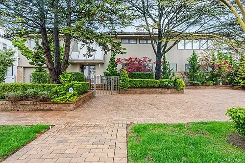 40 Cayuga Ave Photo 1