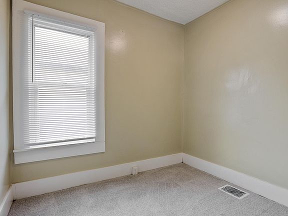 4th image of 570 Pine St