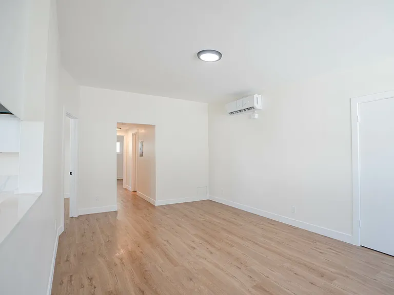 821 W 167th St #10 — Photo 5