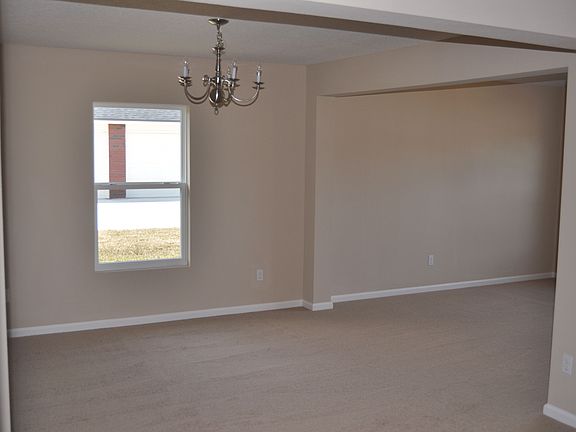 Augustine D Lot 5082