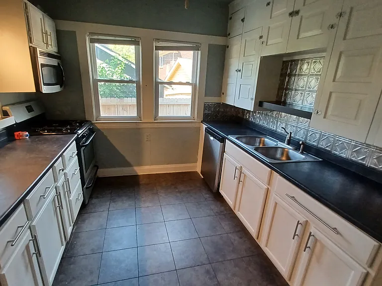 1265 W 106th St #1 — Photo 14
