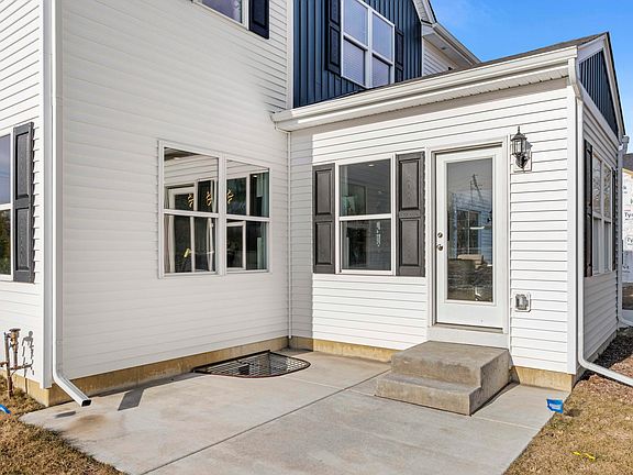 3rd image of 7097 Grant St
