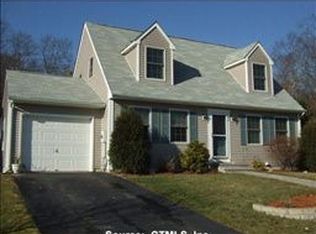 57 Hunting Ridge Dr, Groton, CT 06355