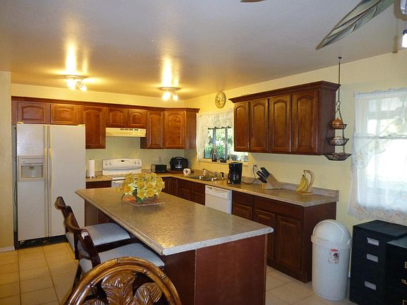 4th image of 371 SE Whitmore Drive