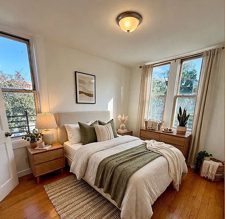 1st image of 7617 Myrtle Ave #3