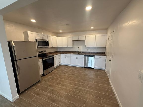 4th image of 2601 S 7th Ave #1