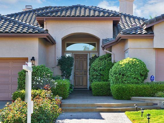 3rd image of 3079 Paseo Cristal