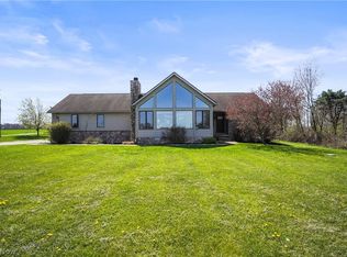 9042 Alberta Beach St NE, Louisville, OH 44641