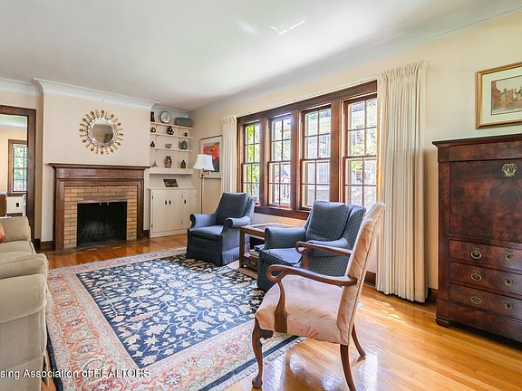 5th image of 458 Rosewood Ave
