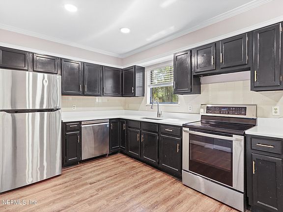 4th image of 4612 TARRAGON Avenue