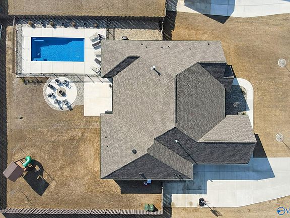 2nd image of 4504 Gresham Ln SE