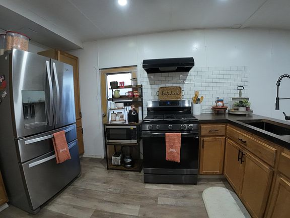 4th image of 1304 E Avenue I Space 35